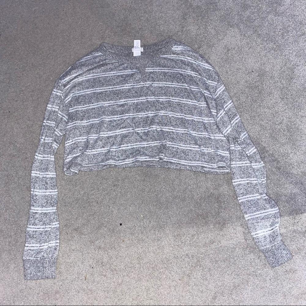 Forever 21 Gray and White Cropped Striped Shirt